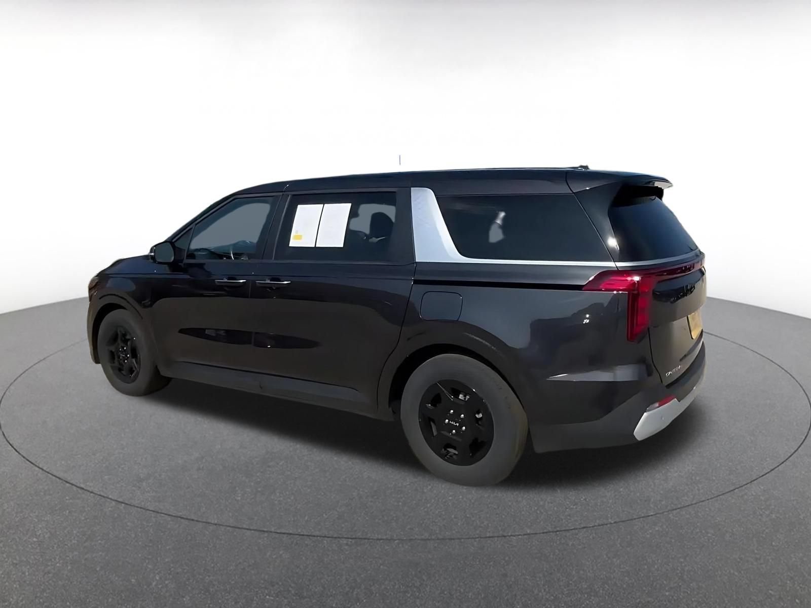 Thumbnail: 2026 Kia Carnival - 10