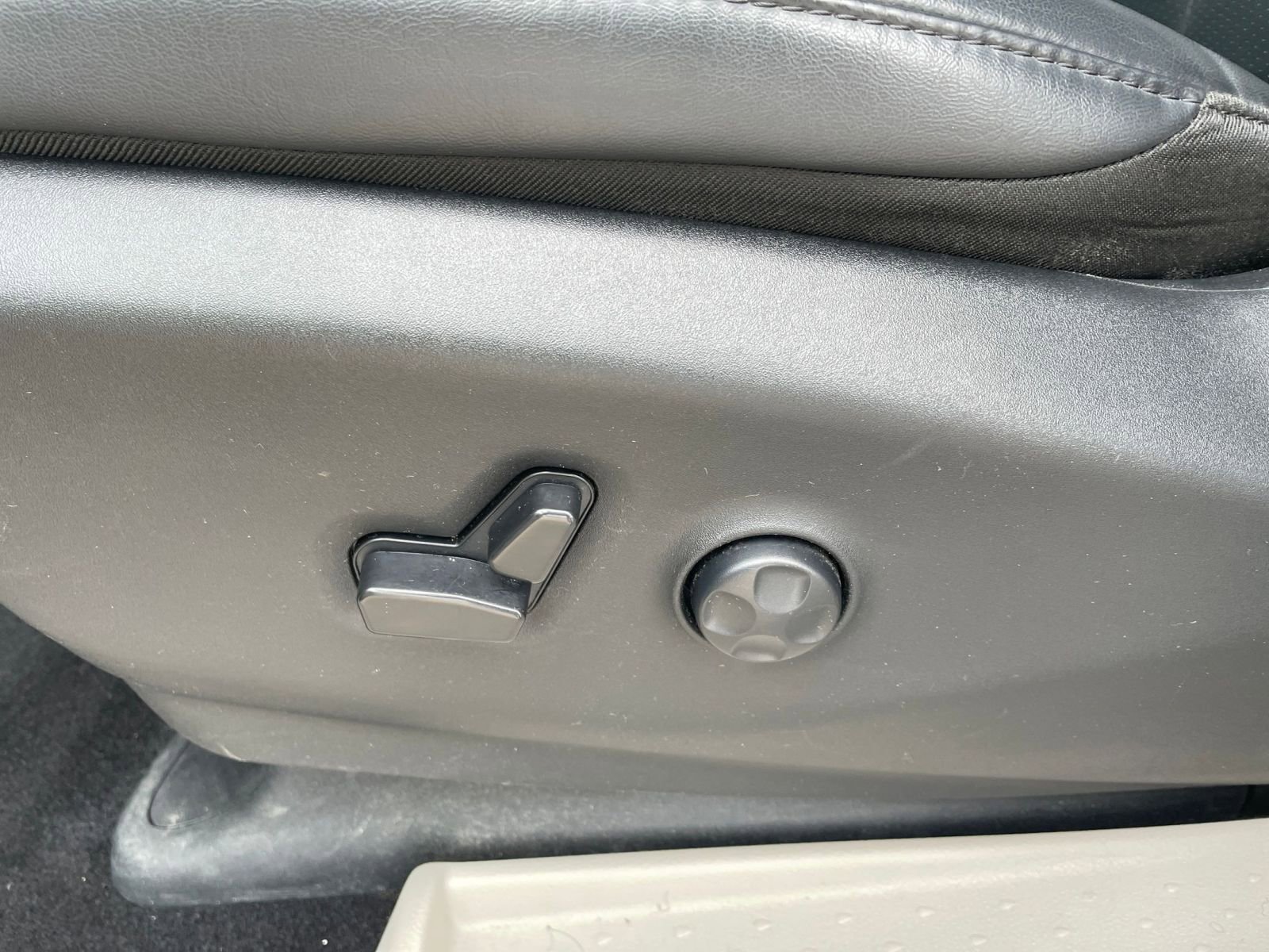 Thumbnail: 2023 Chrysler Pacifica - 22