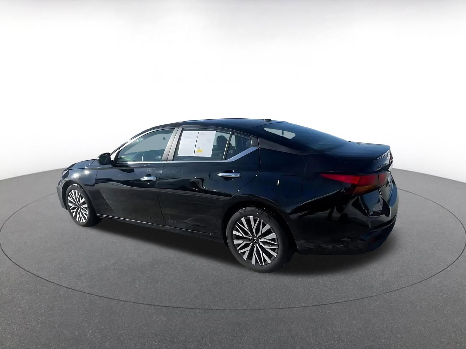 Thumbnail: 2025 Nissan Altima - 10