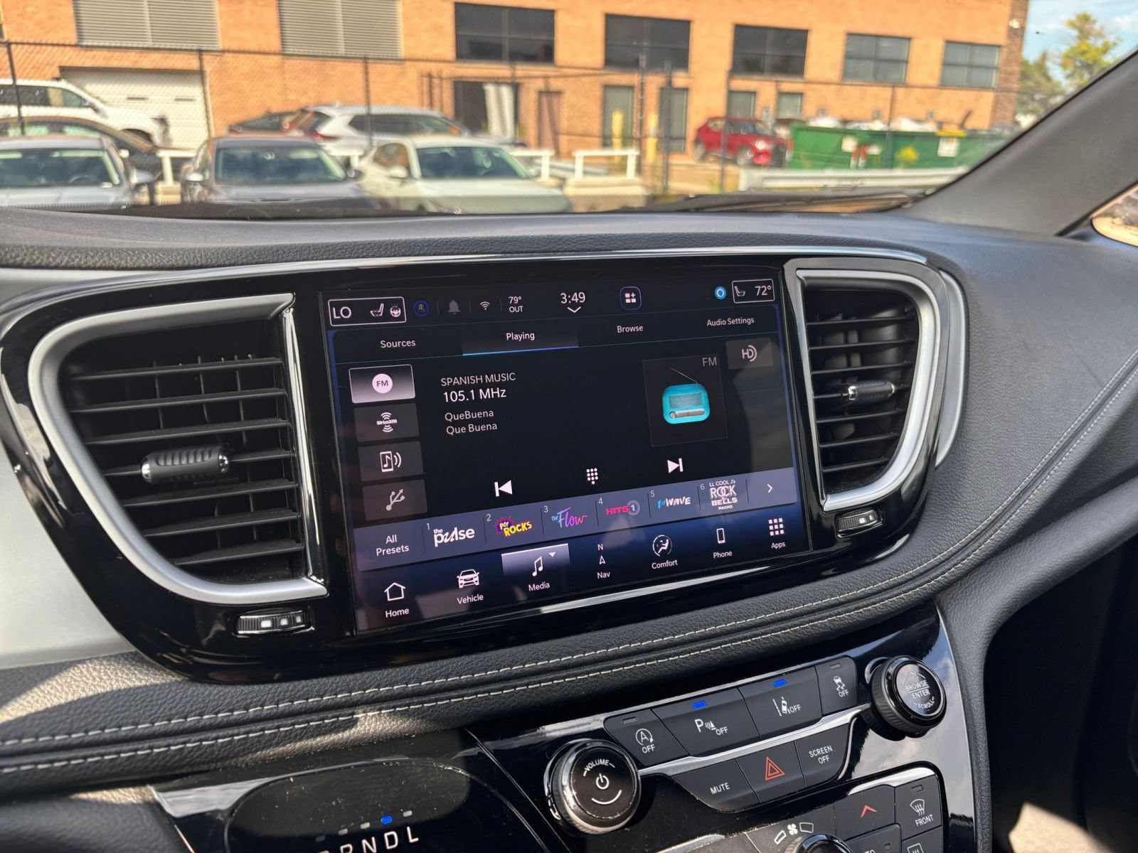 Thumbnail: 2025 Chrysler Pacifica - 20