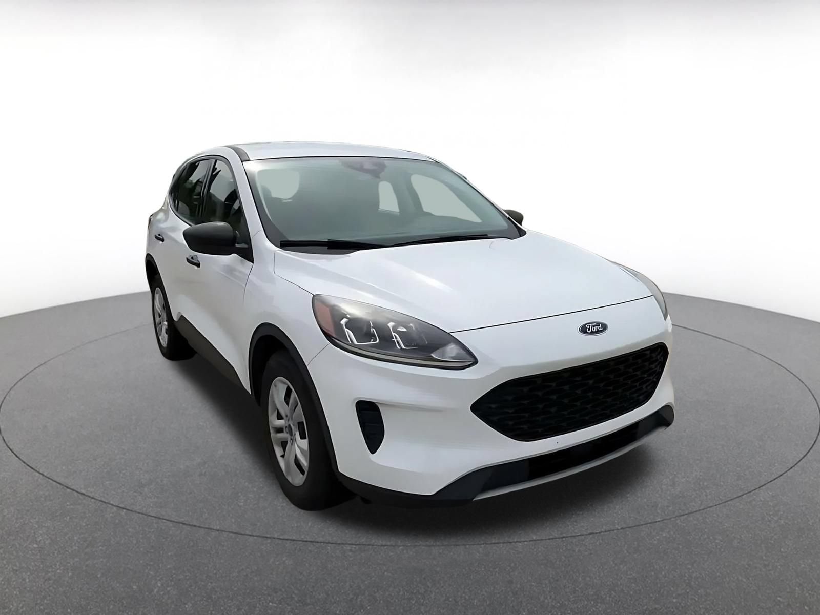 Thumbnail: 2022 Ford Escape - 3