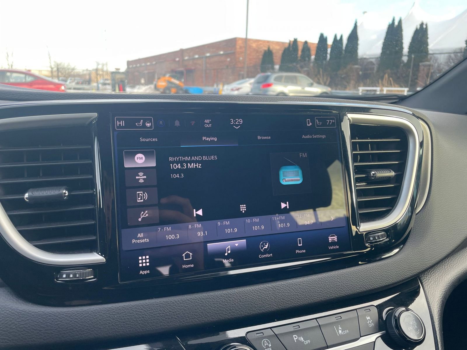 Thumbnail: 2025 Chrysler Pacifica - 22