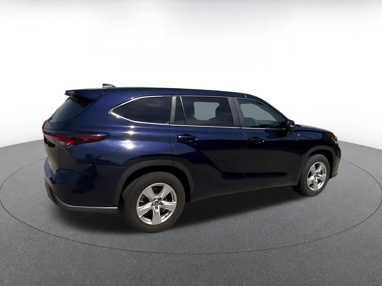 Thumbnail: 2025 Toyota Highlander - 15