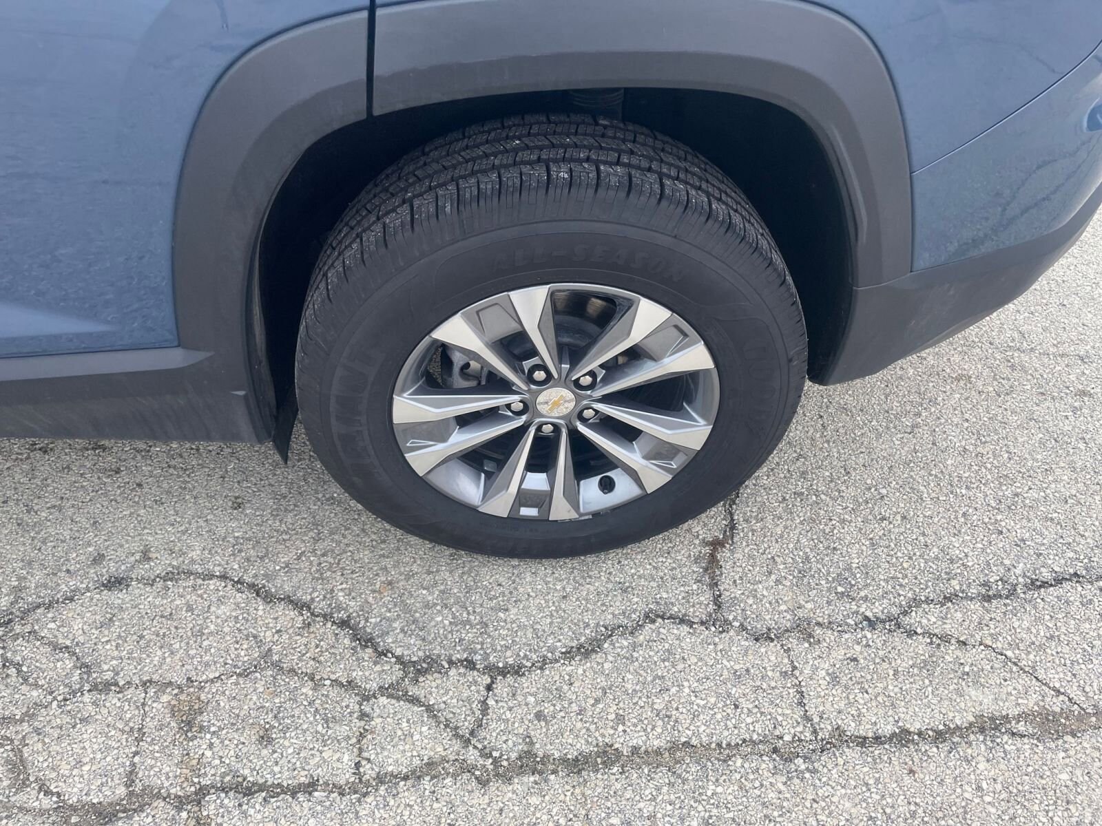 Thumbnail: 2025 Chevrolet Equinox - 30