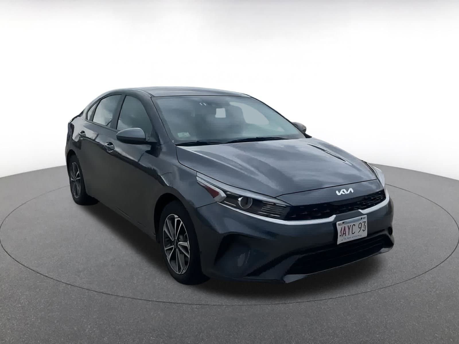 Thumbnail: 2024 Kia Forte - 3