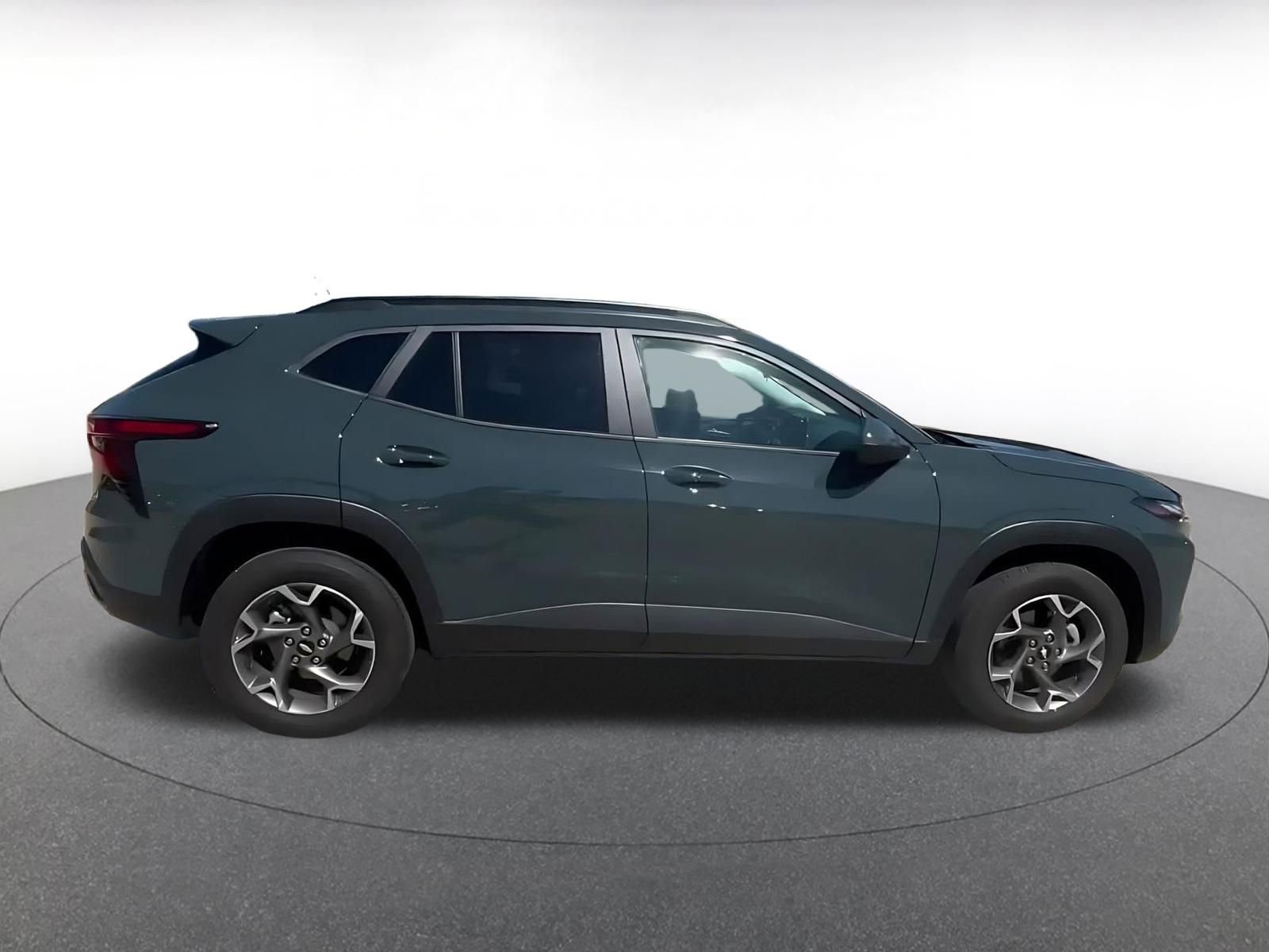 Thumbnail: 2025 Chevrolet Trax - 16