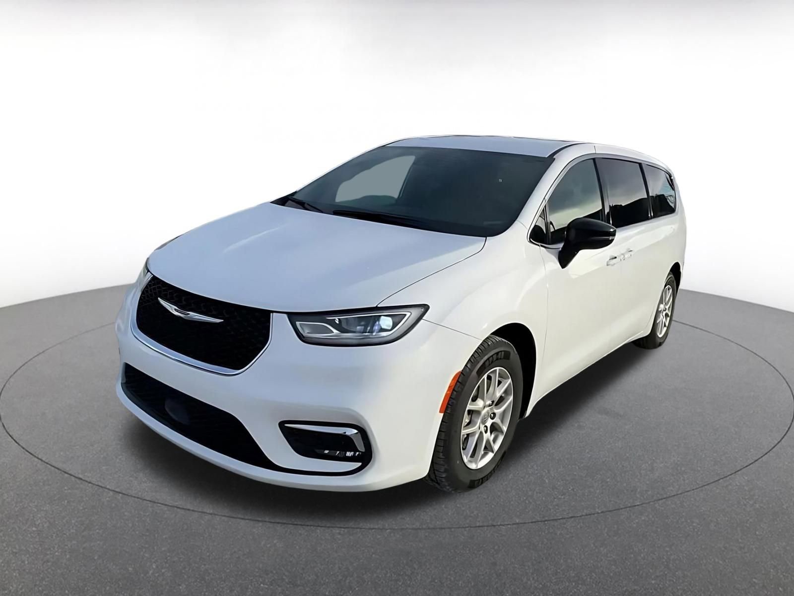 Thumbnail: 2025 Chrysler Pacifica - 7