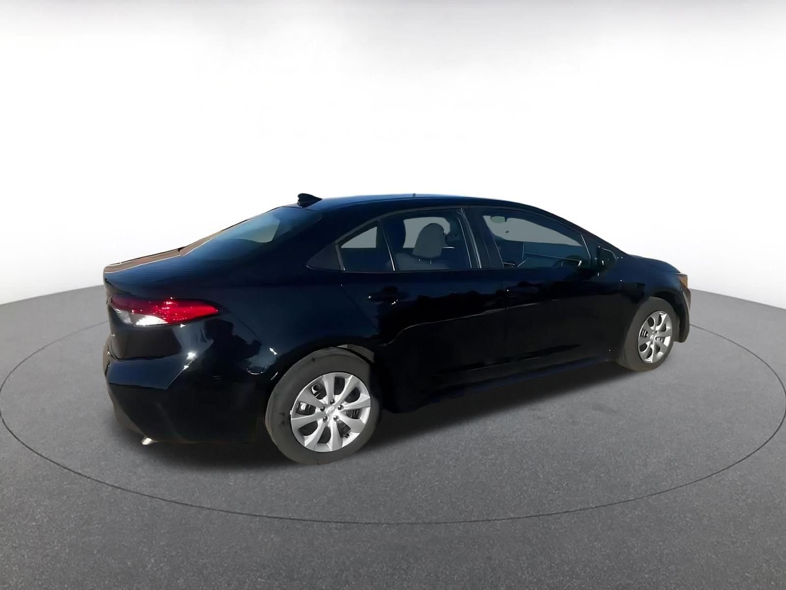 Thumbnail: 2025 Toyota Corolla - 14