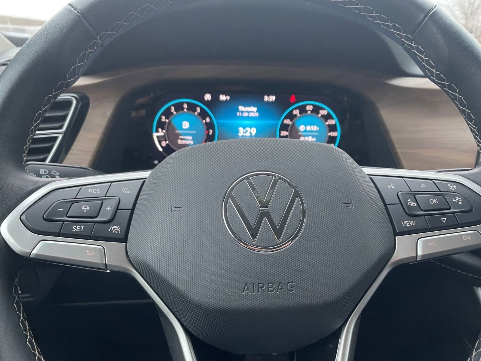 Thumbnail: 2025 Volkswagen Atlas - 28