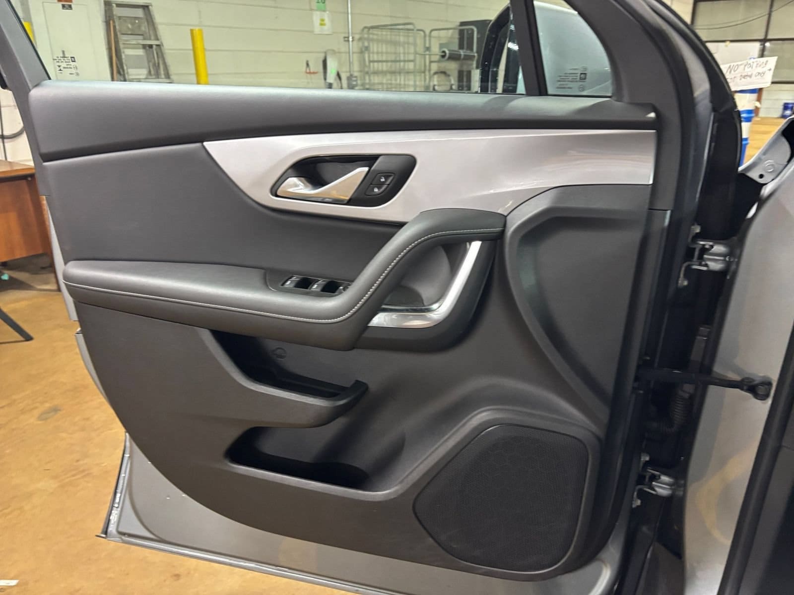 Thumbnail: 2026 Chevrolet Blazer - 18