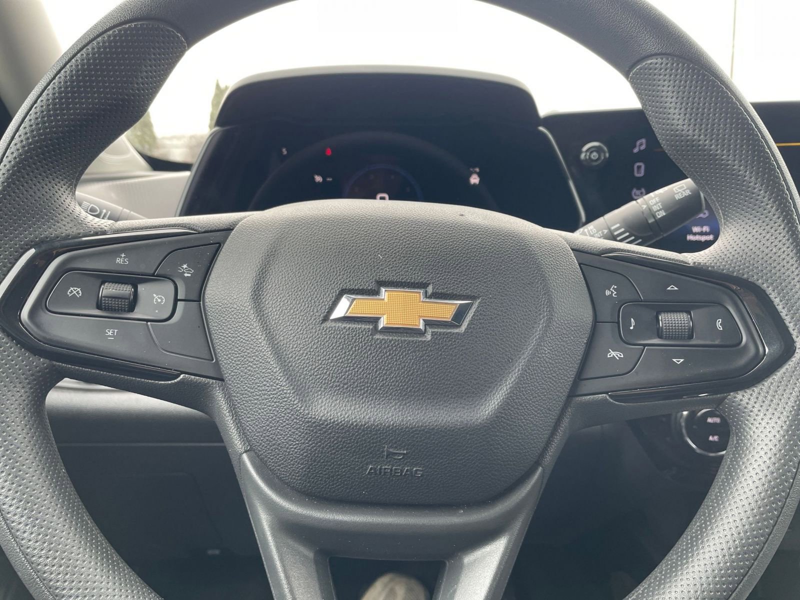 Thumbnail: 2025 Chevrolet Trax - 28