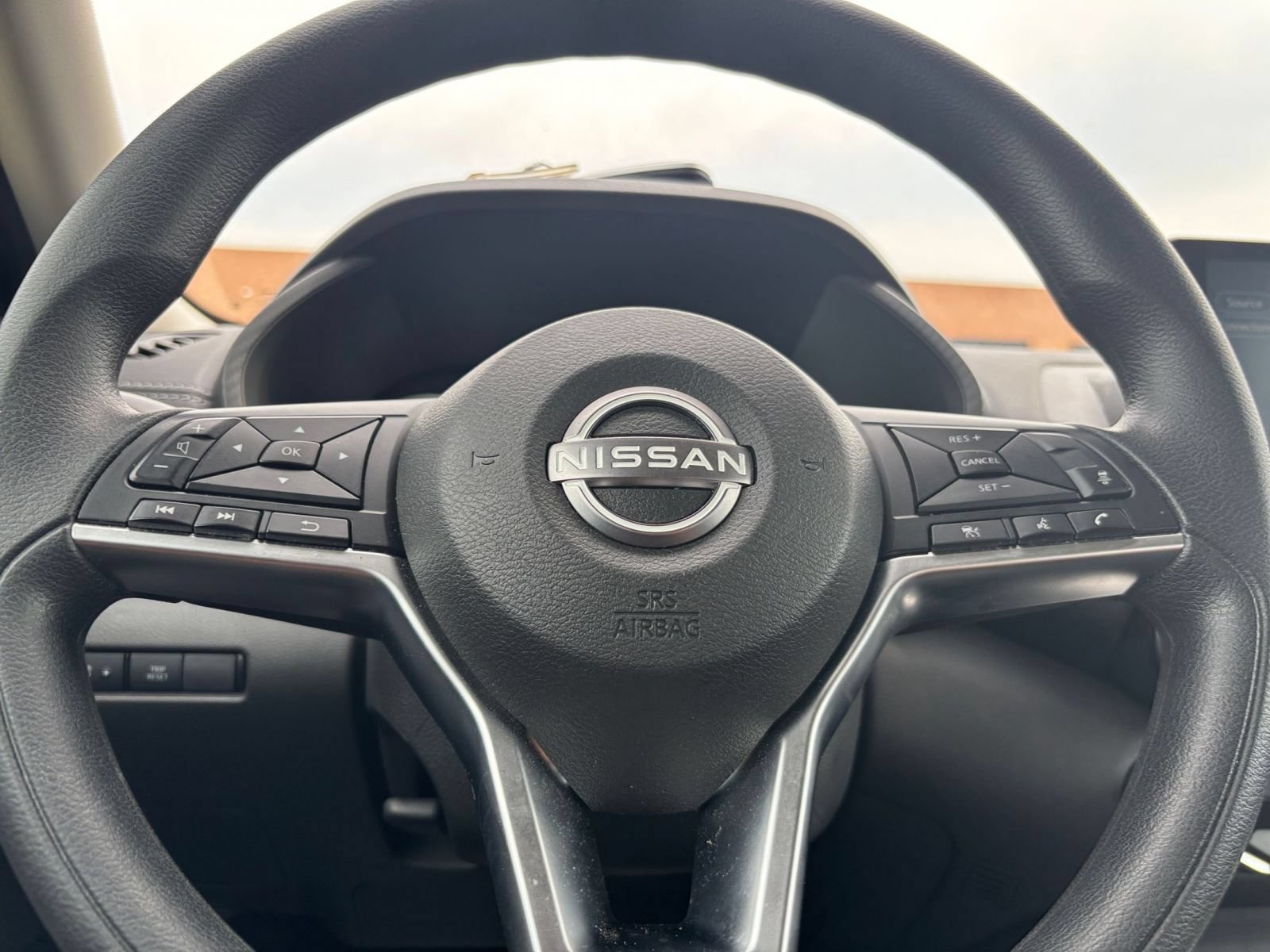 Thumbnail: 2025 Nissan Sentra - 25