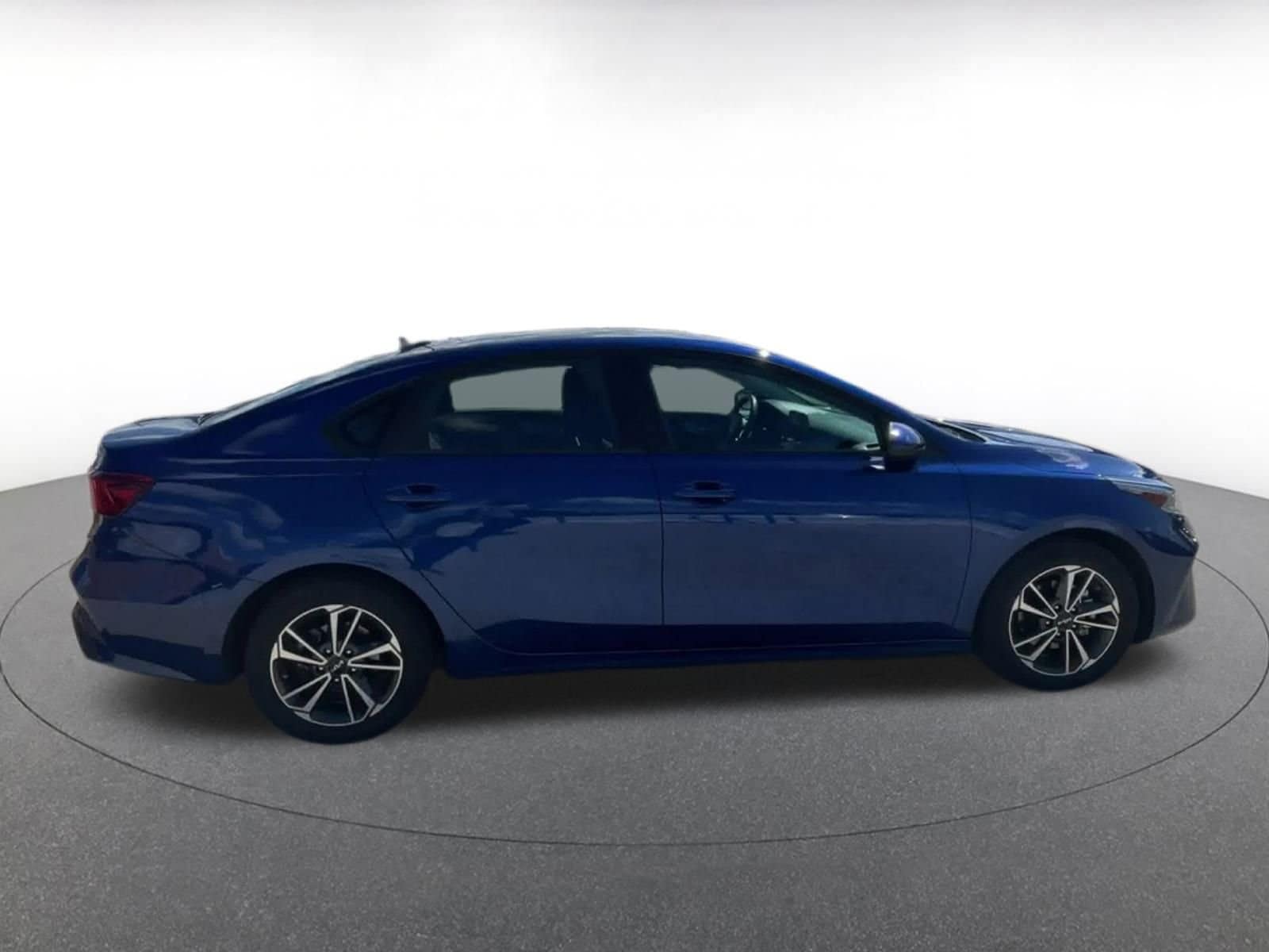Thumbnail: 2024 Kia Forte - 16
