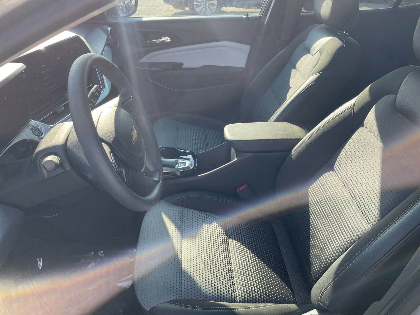 Thumbnail: 2025 Chevrolet Trax - 25