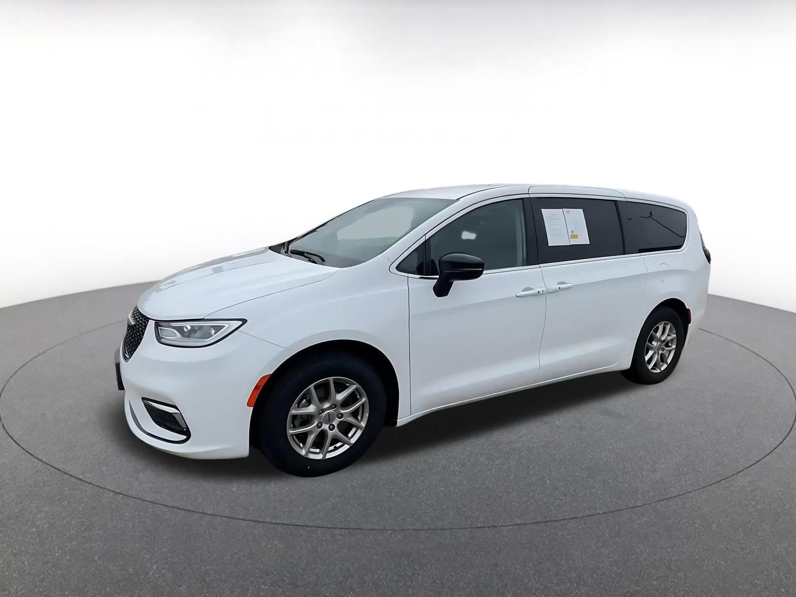 Thumbnail: 2024 Chrysler Pacifica - 8