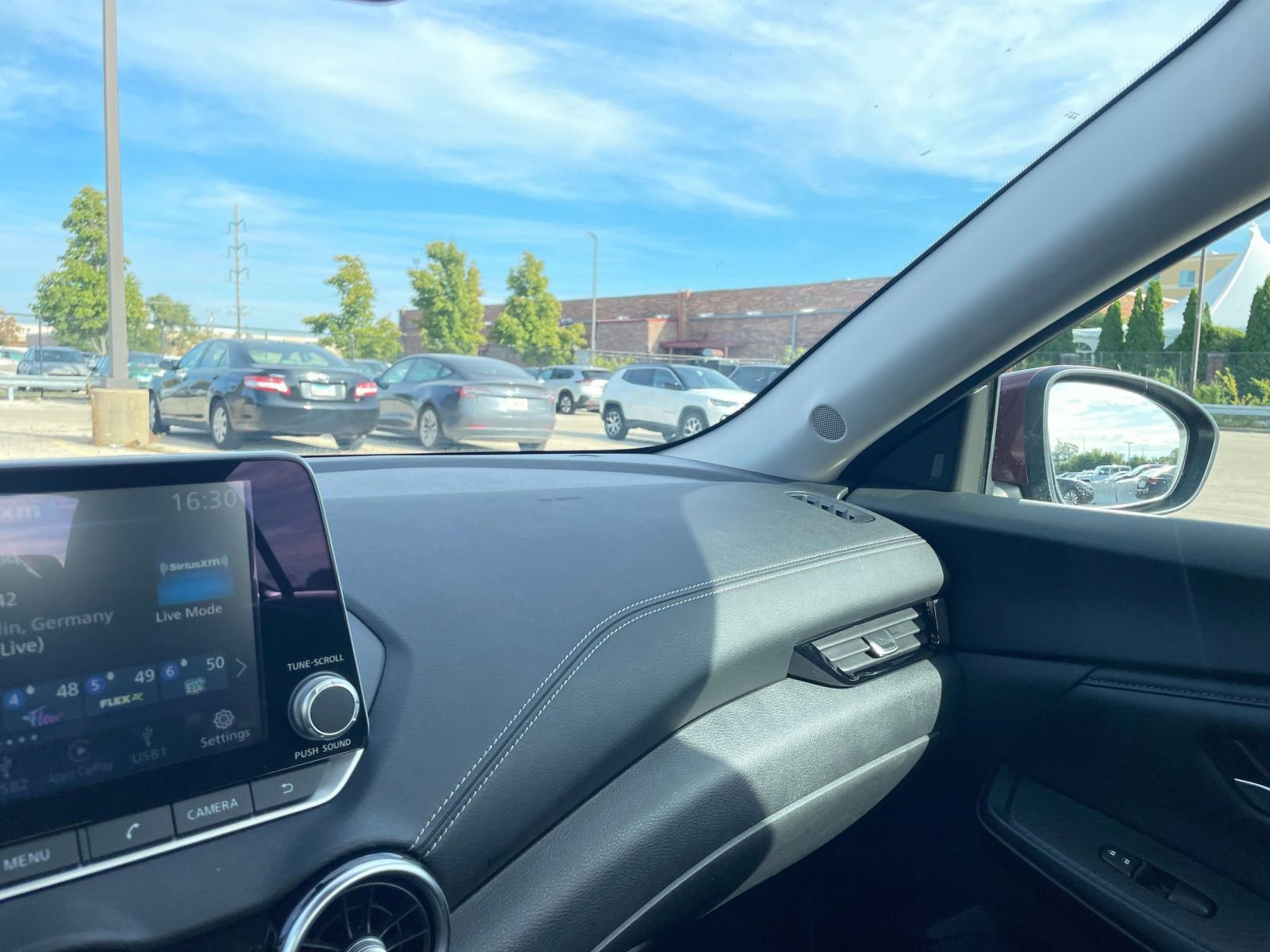 Thumbnail: 2024 Nissan Sentra - 35