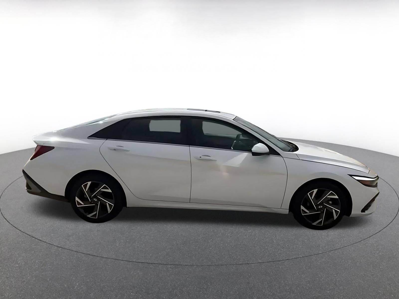 Thumbnail: 2025 Hyundai Elantra - 15
