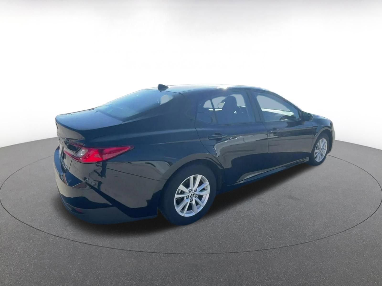 Thumbnail: 2025 Toyota Camry - 15