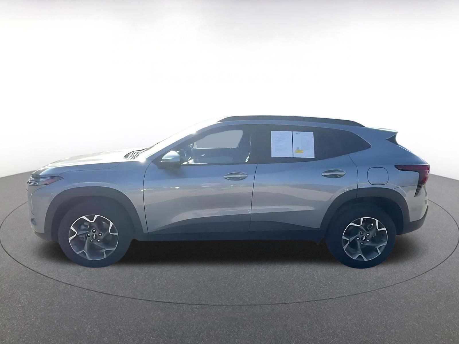 Thumbnail: 2025 Chevrolet Trax - 9