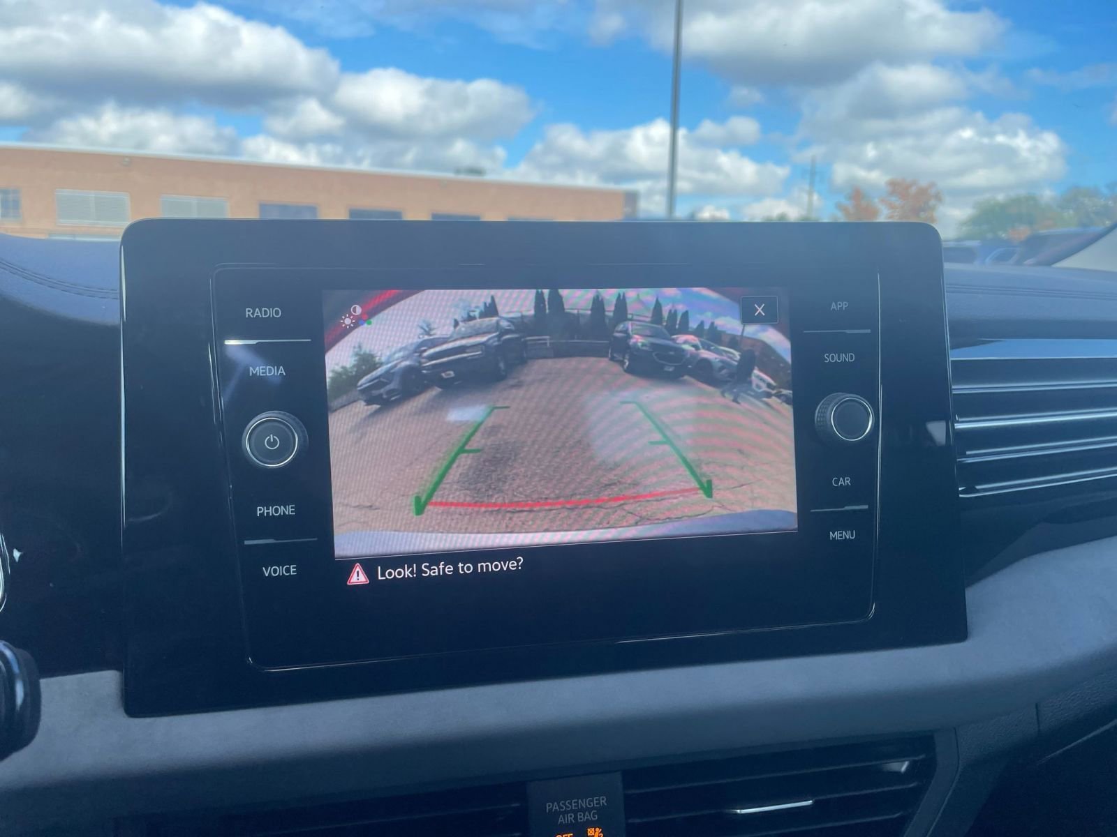 Thumbnail: 2025 Volkswagen Jetta - 17