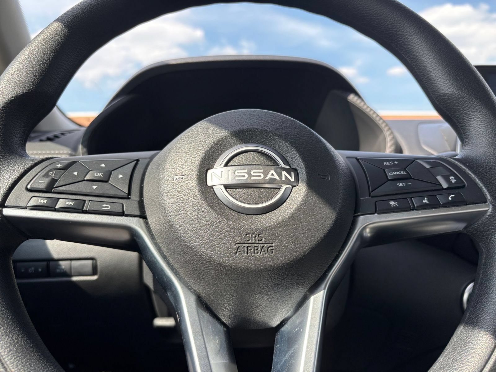 Thumbnail: 2025 Nissan Sentra - 25
