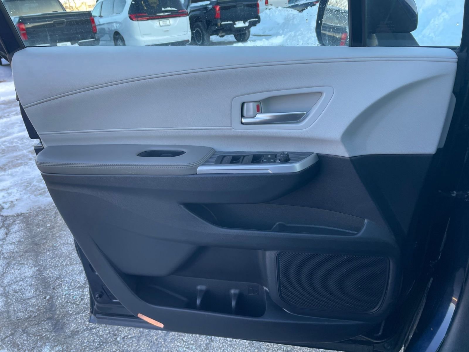 Thumbnail: 2025 Toyota Sienna - 21