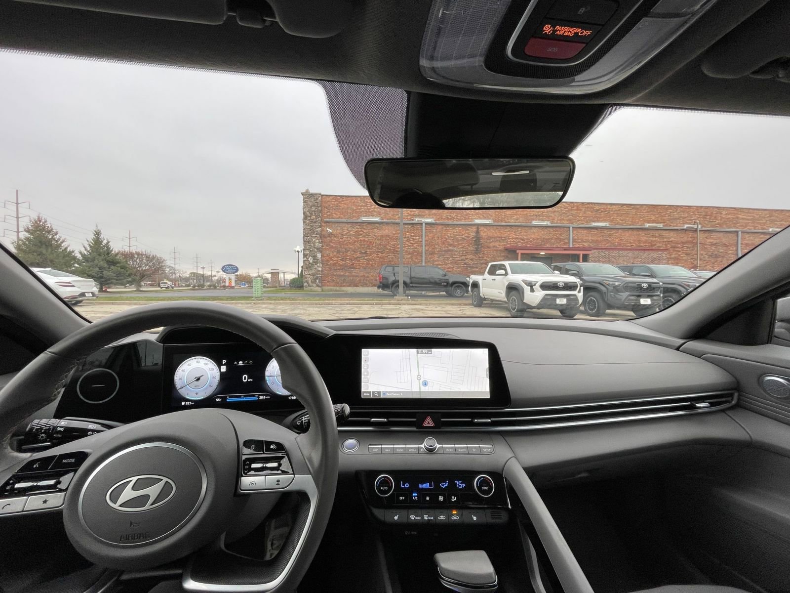 Thumbnail: 2025 Hyundai Elantra - 33