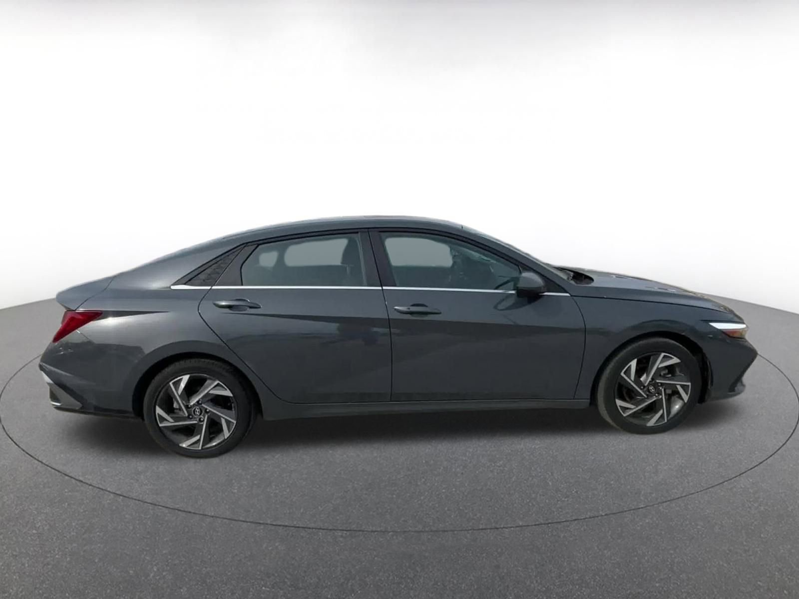 Thumbnail: 2025 Hyundai Elantra - 16