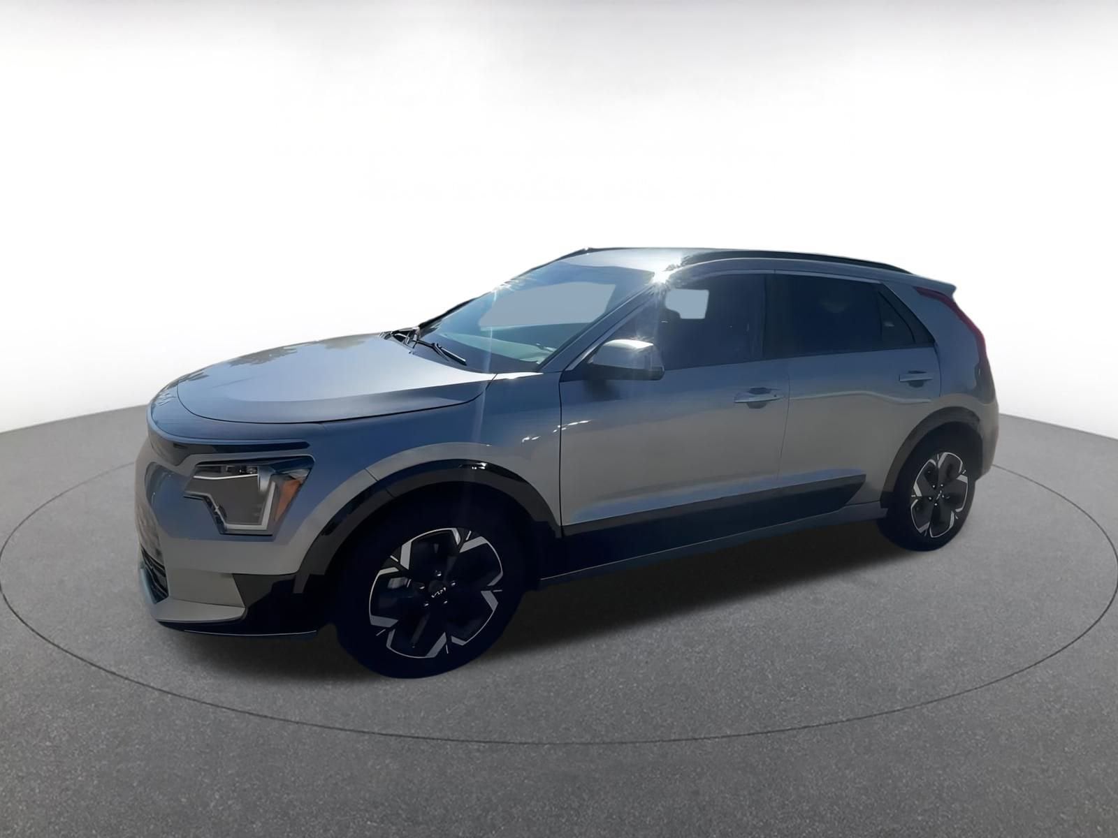 Thumbnail: 2023 Kia Niro - 8