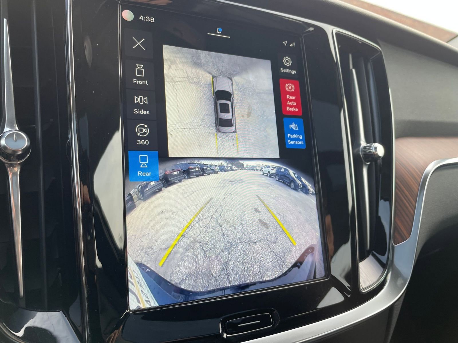 Thumbnail: 2025 Volvo S60 - 23