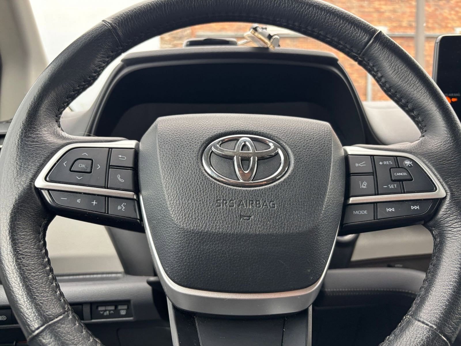 Thumbnail: 2024 Toyota Sienna - 28