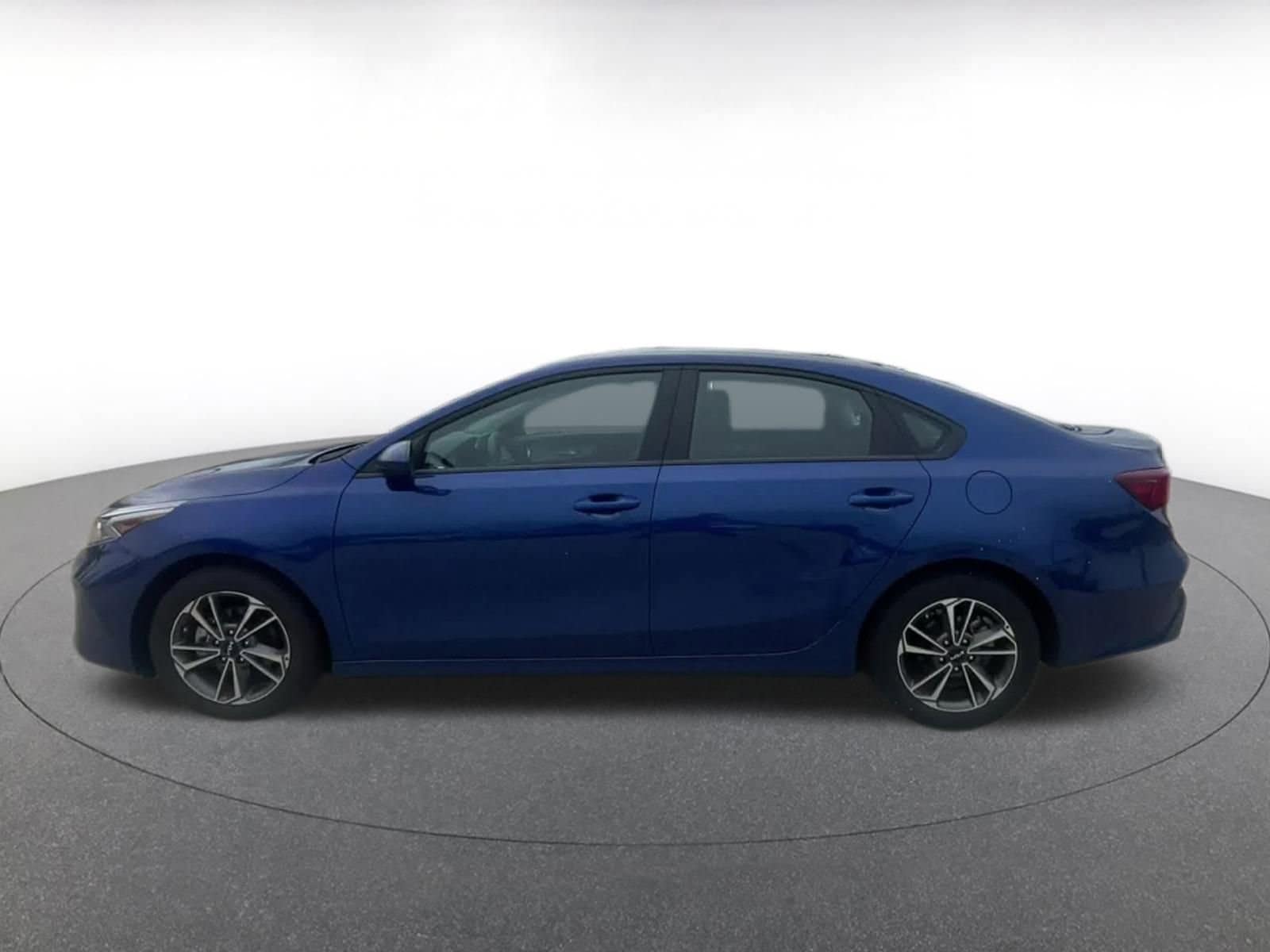 Thumbnail: 2024 Kia Forte - 9