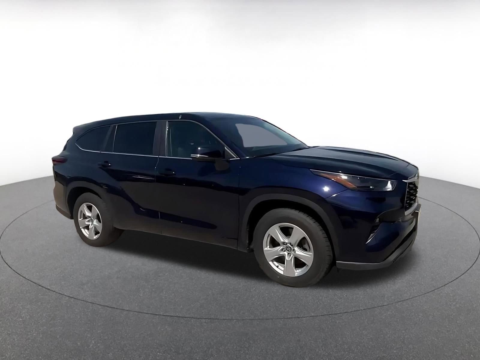 Thumbnail: 2025 Toyota Highlander - 2