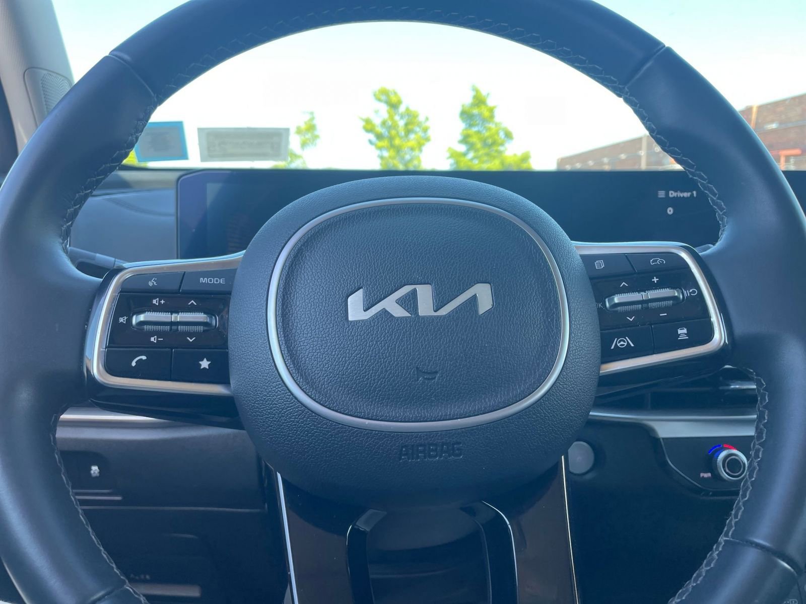 Thumbnail: 2024 Kia Sorento - 28