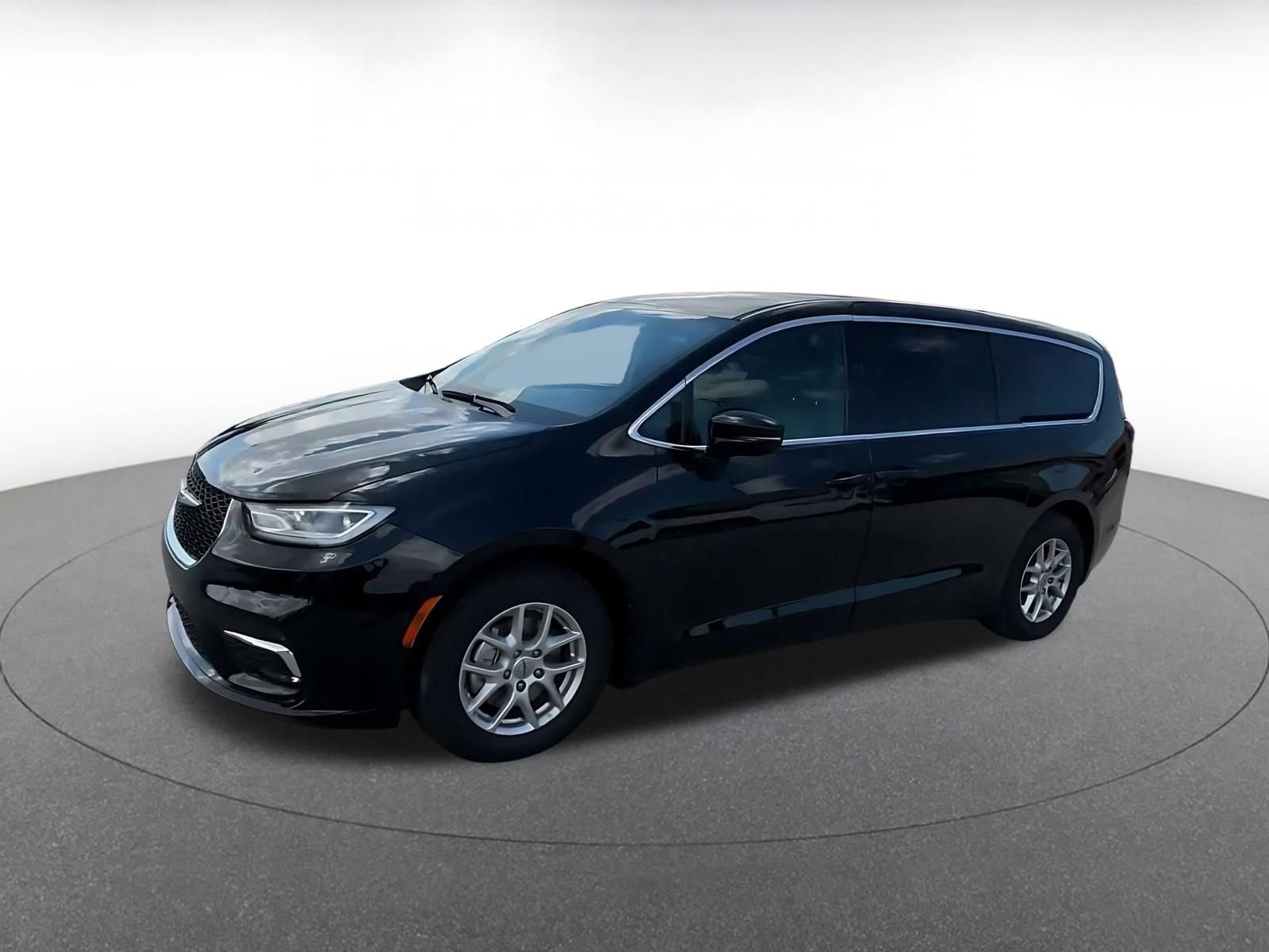 Thumbnail: 2025 Chrysler Pacifica - 6