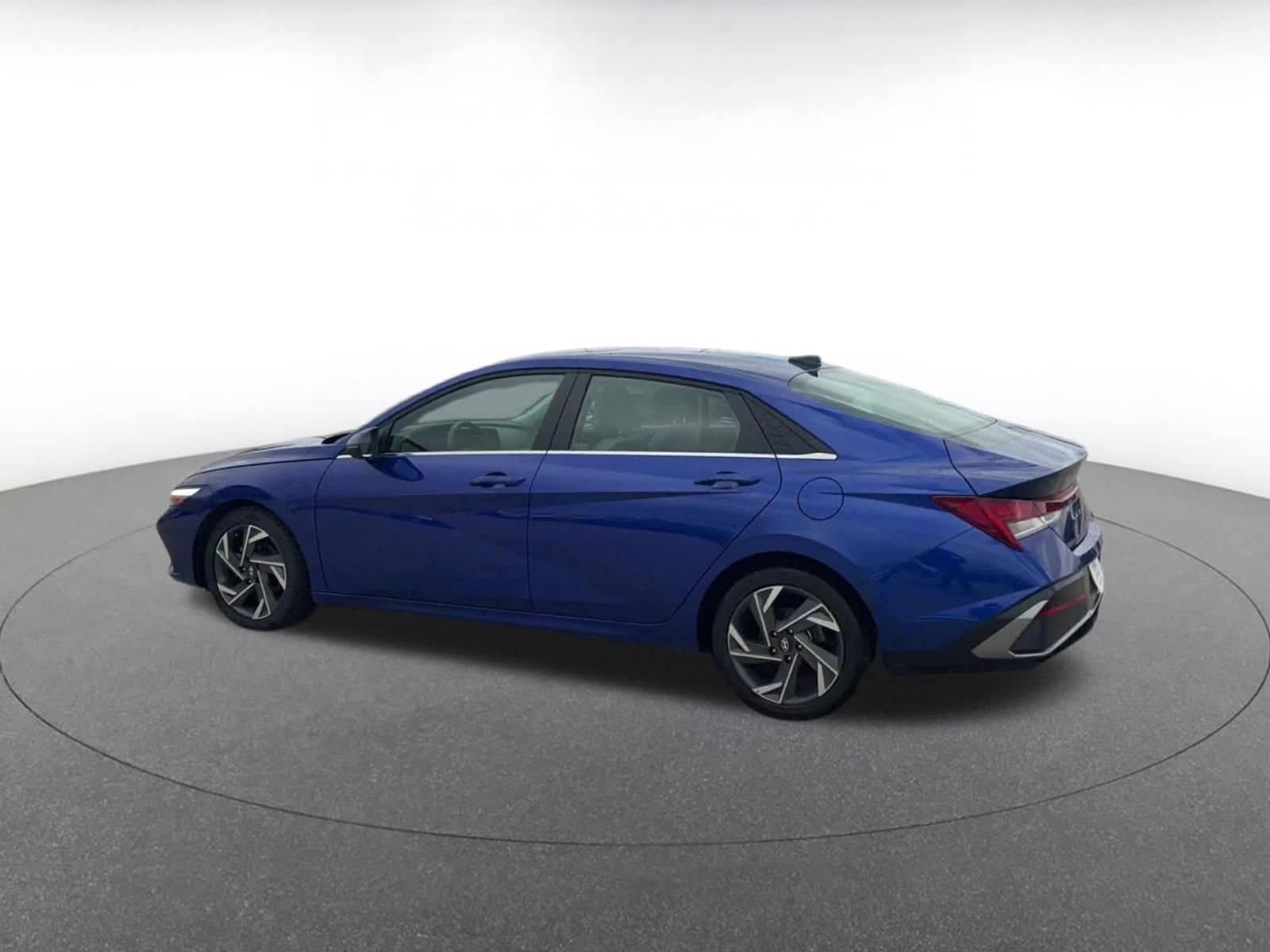 Thumbnail: 2025 Hyundai Elantra - 10