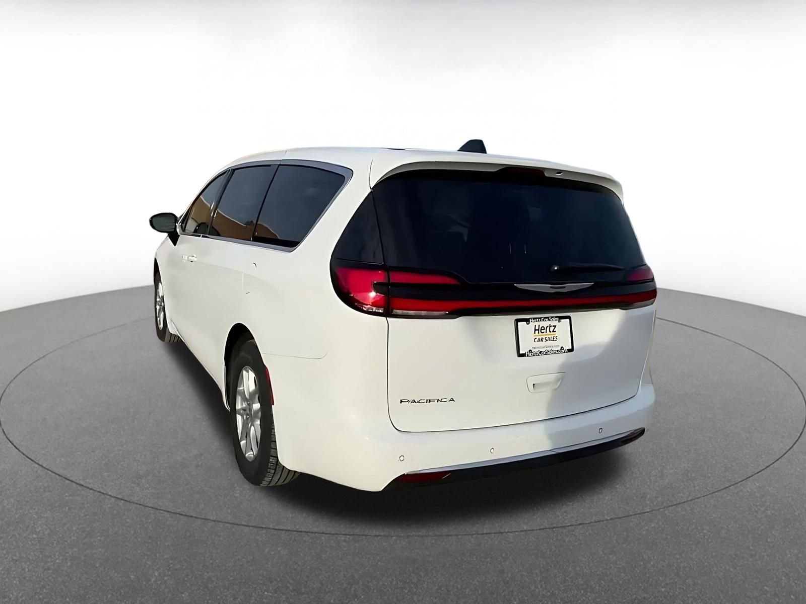 Thumbnail: 2025 Chrysler Pacifica - 11