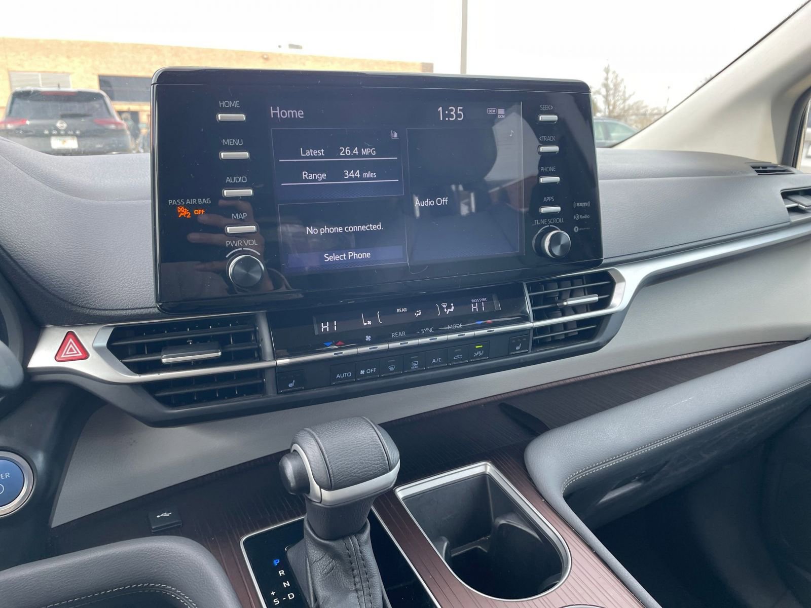 Thumbnail: 2024 Toyota Sienna - 17