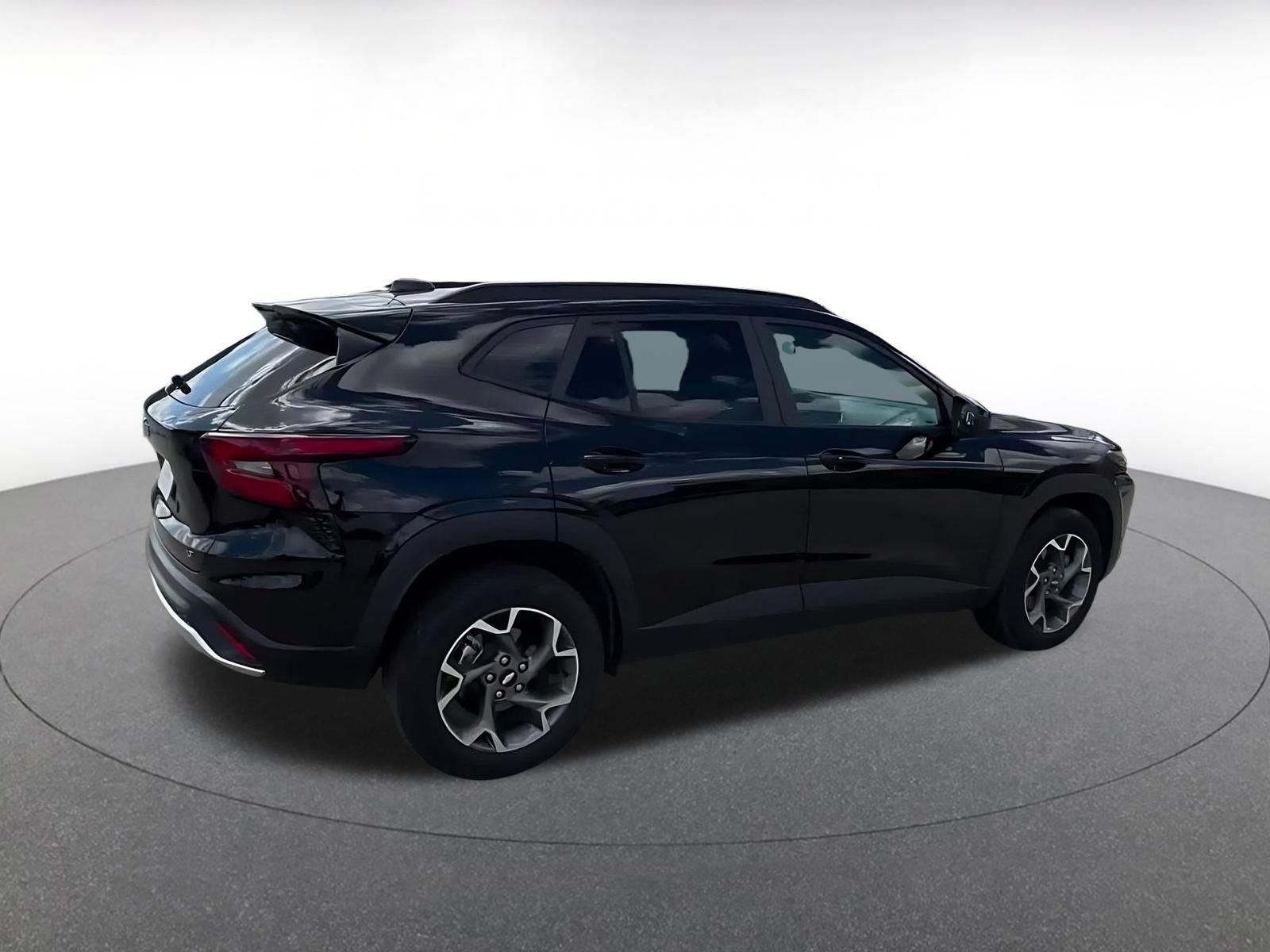 Thumbnail: 2025 Chevrolet Trax - 15
