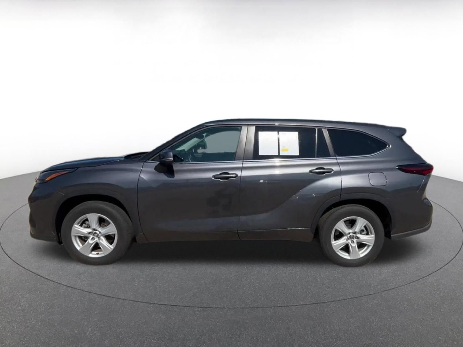 Thumbnail: 2025 Toyota Highlander - 9
