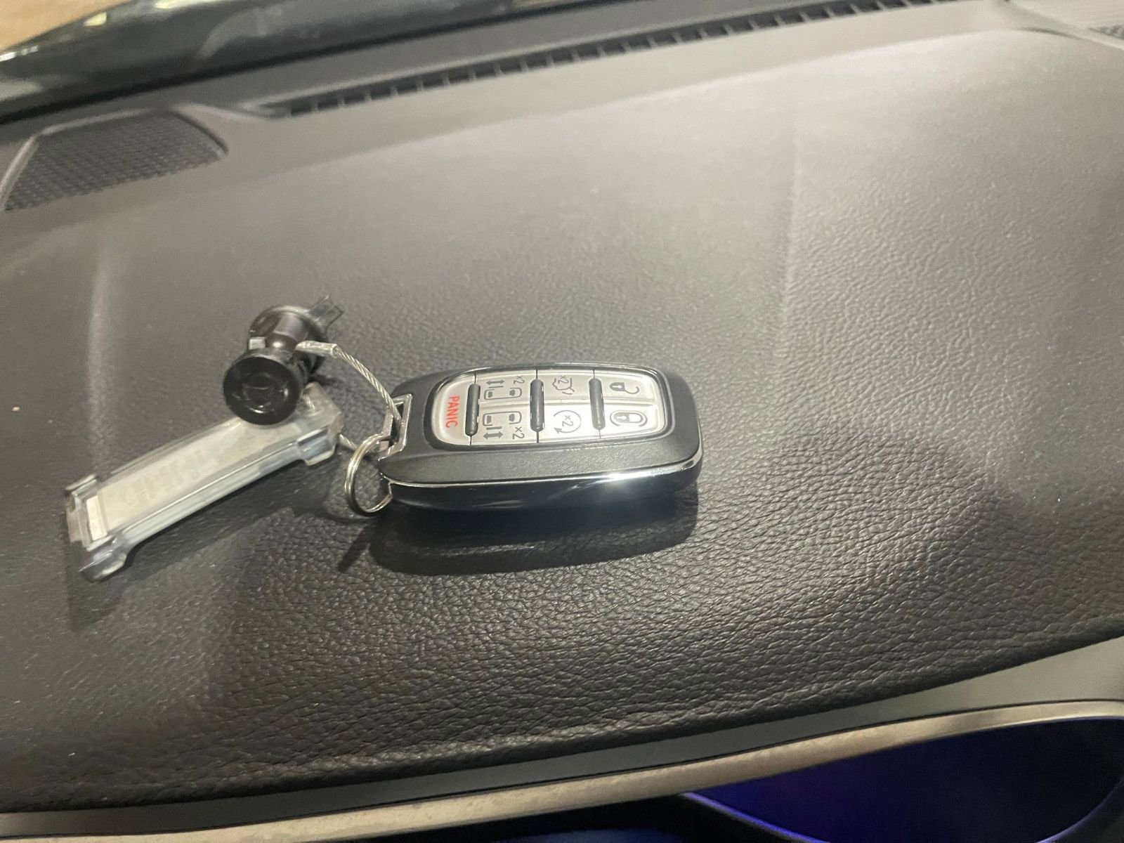 Thumbnail: 2025 Chrysler Pacifica - 25