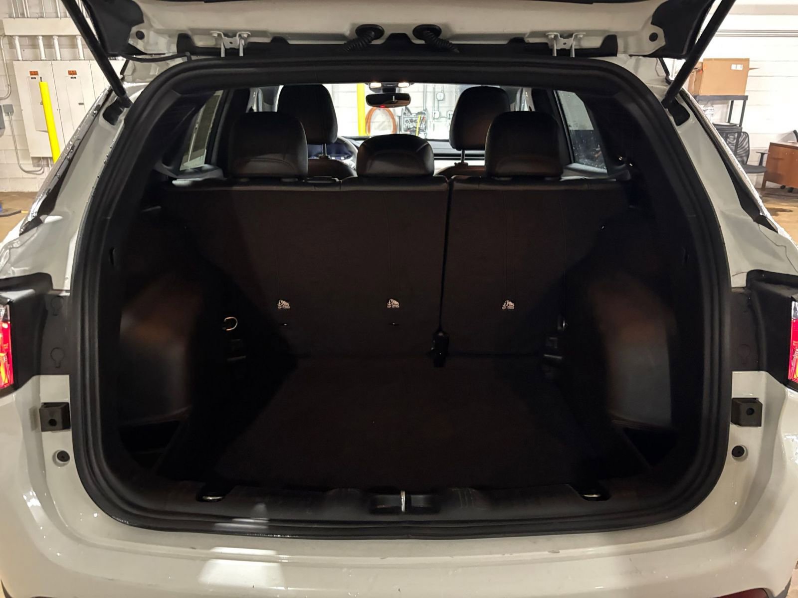 Thumbnail: 2025 Jeep Compass - 32