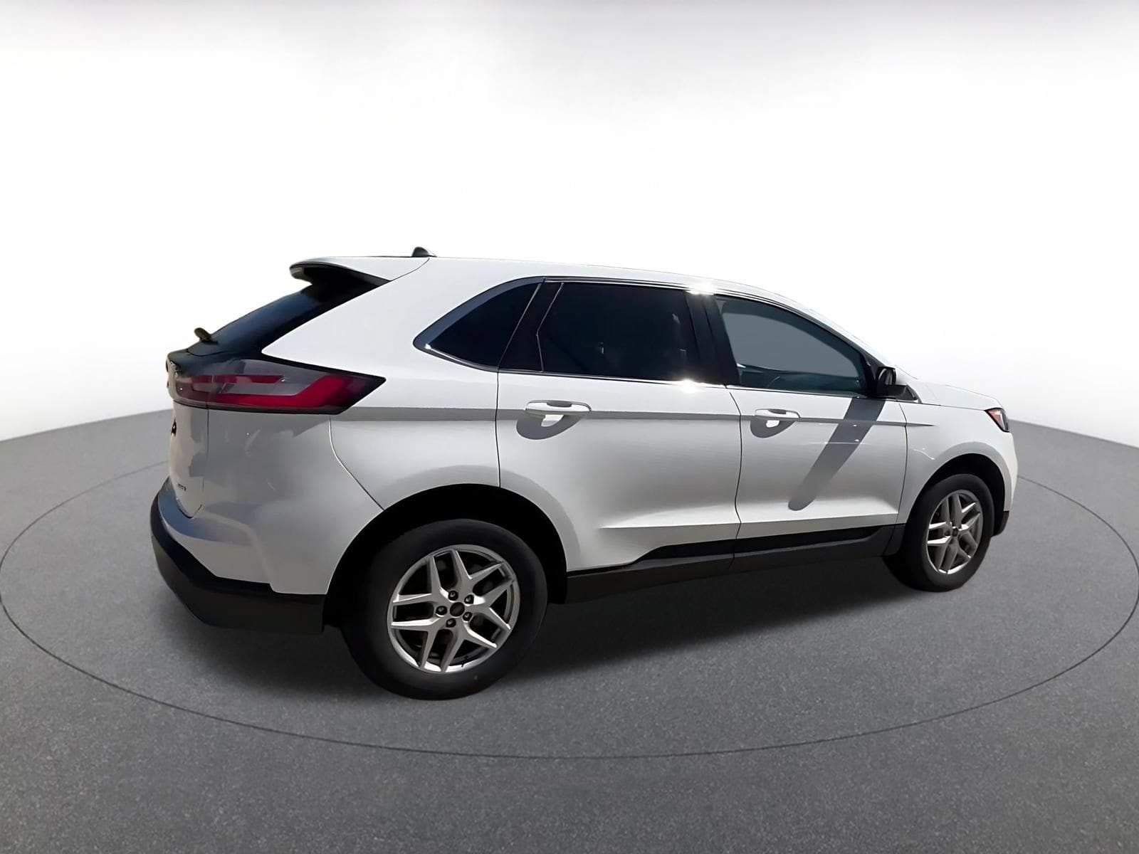 Thumbnail: 2023 Ford Edge - 14