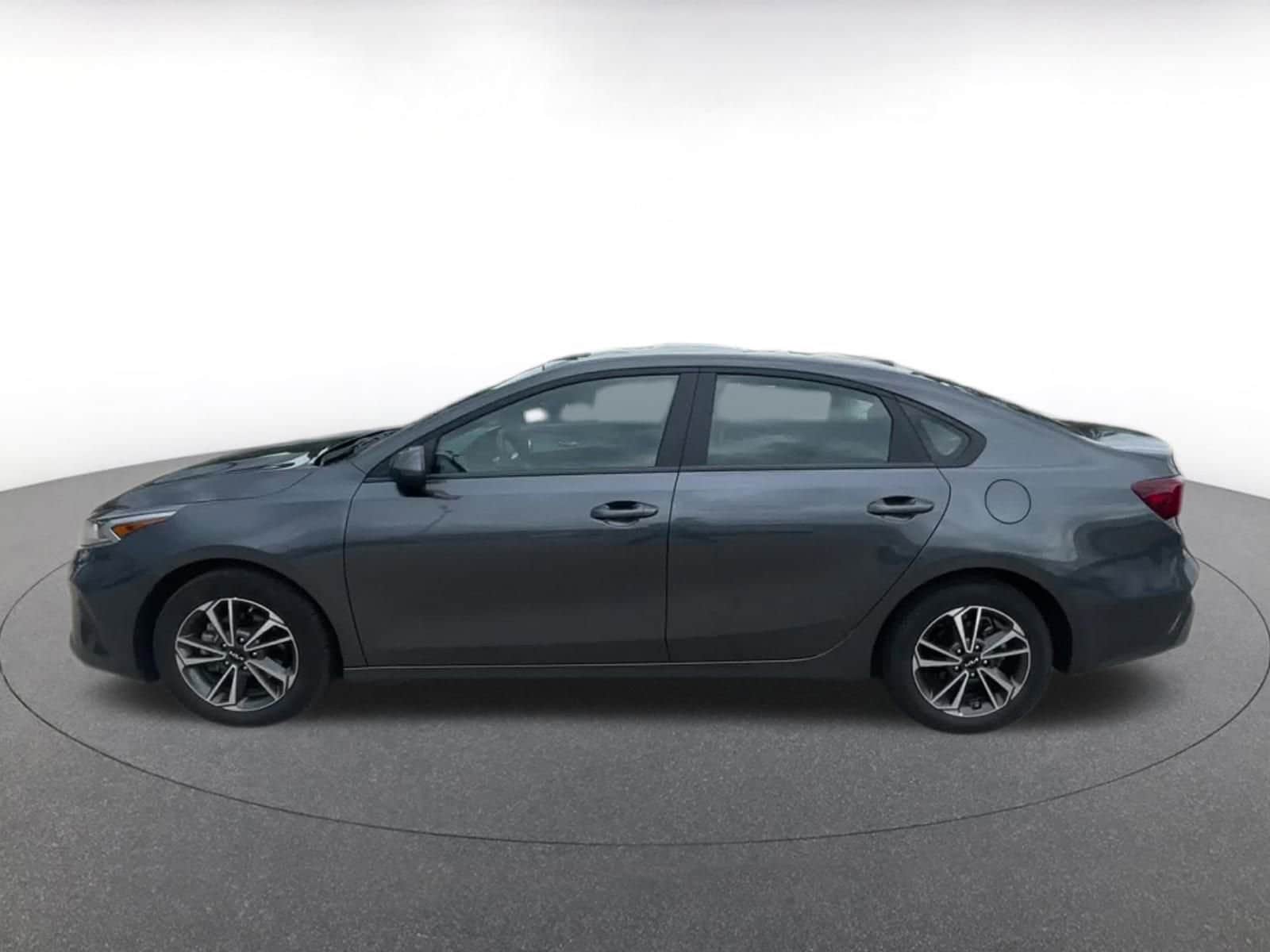Thumbnail: 2024 Kia Forte - 10