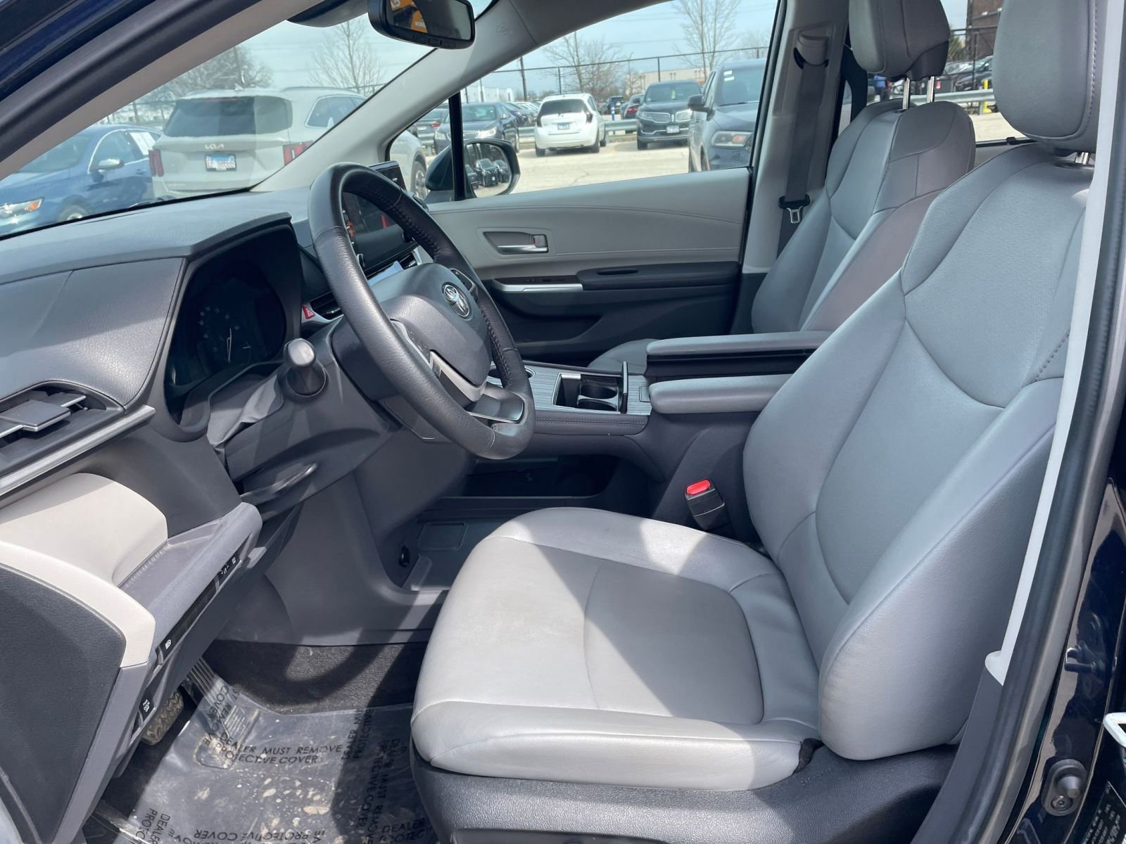 Thumbnail: 2024 Toyota Sienna - 28