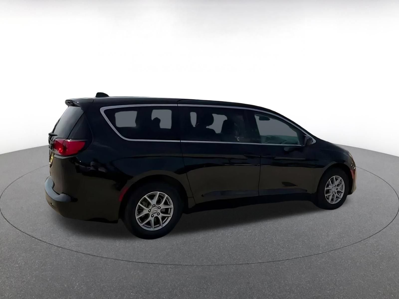 Thumbnail: 2024 Chrysler Voyager - 13