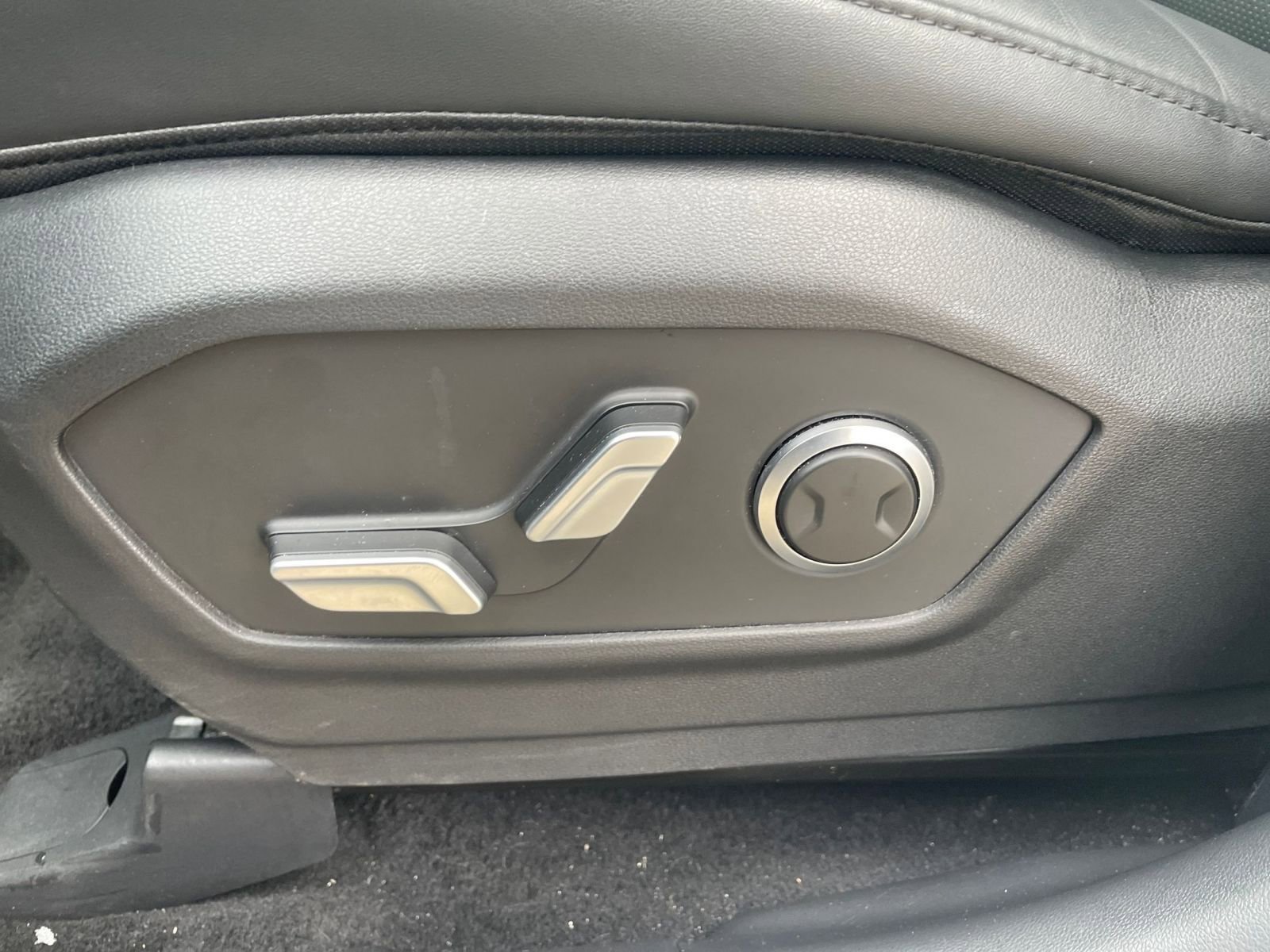 Thumbnail: 2025 Hyundai Santa Fe - 24