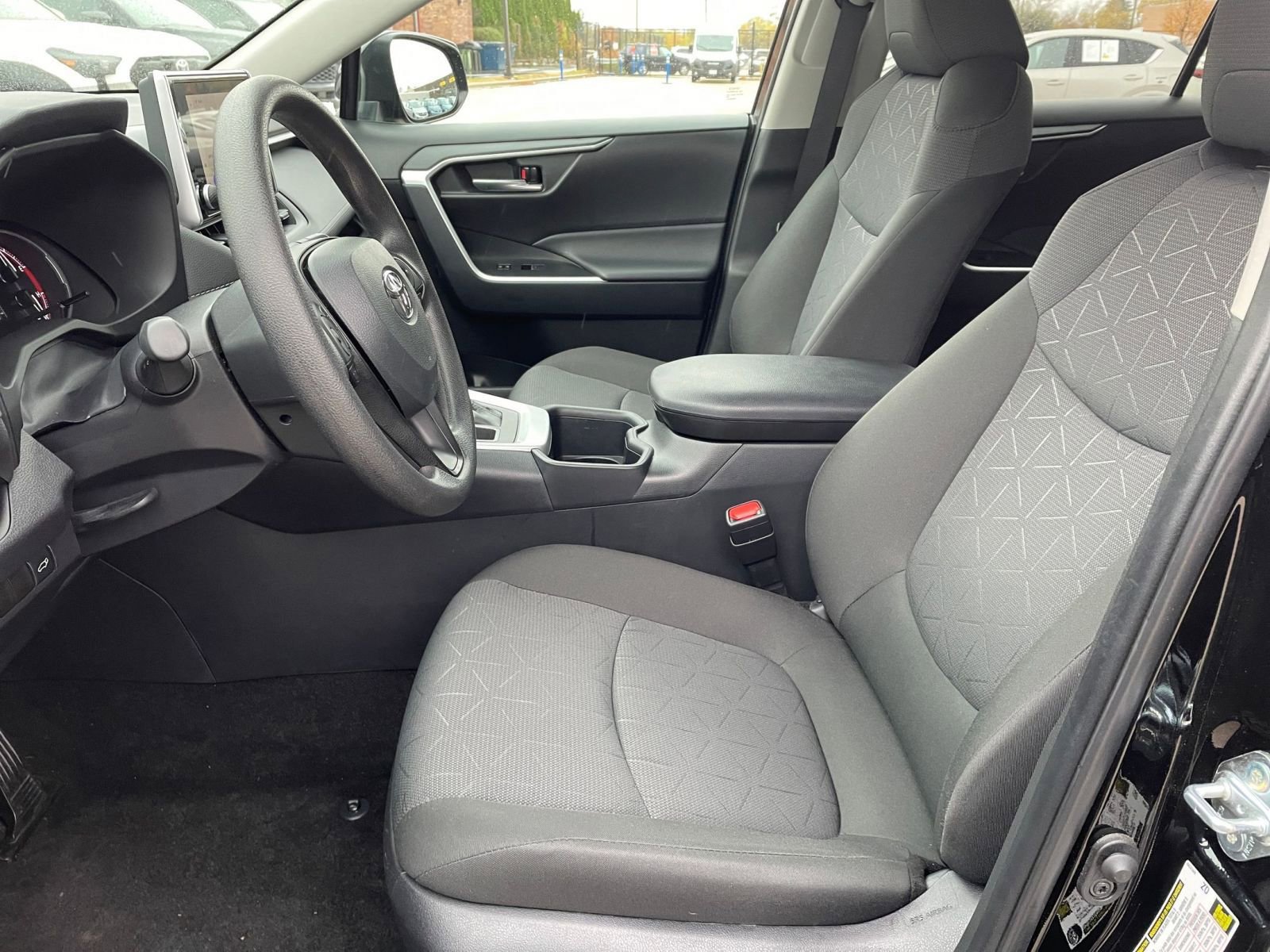 Thumbnail: 2025 Toyota RAV4 - 27