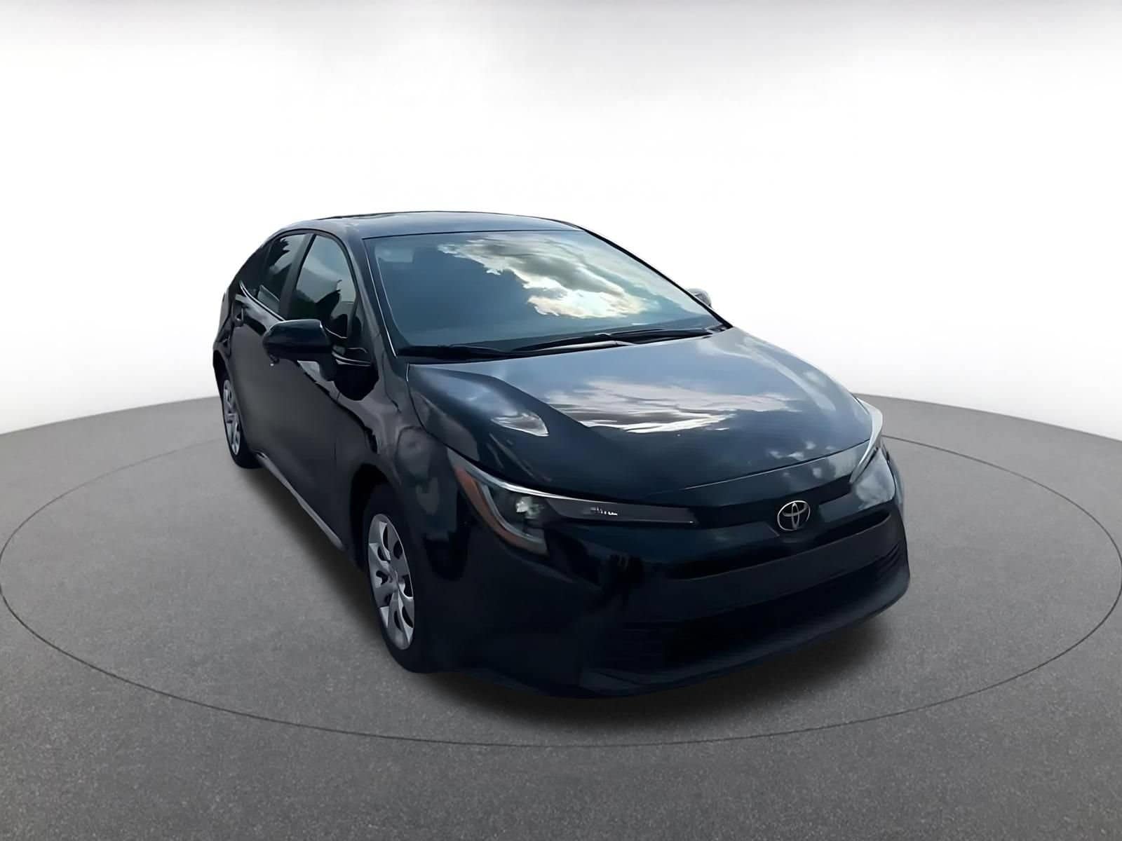 Thumbnail: 2025 Toyota Corolla - 3