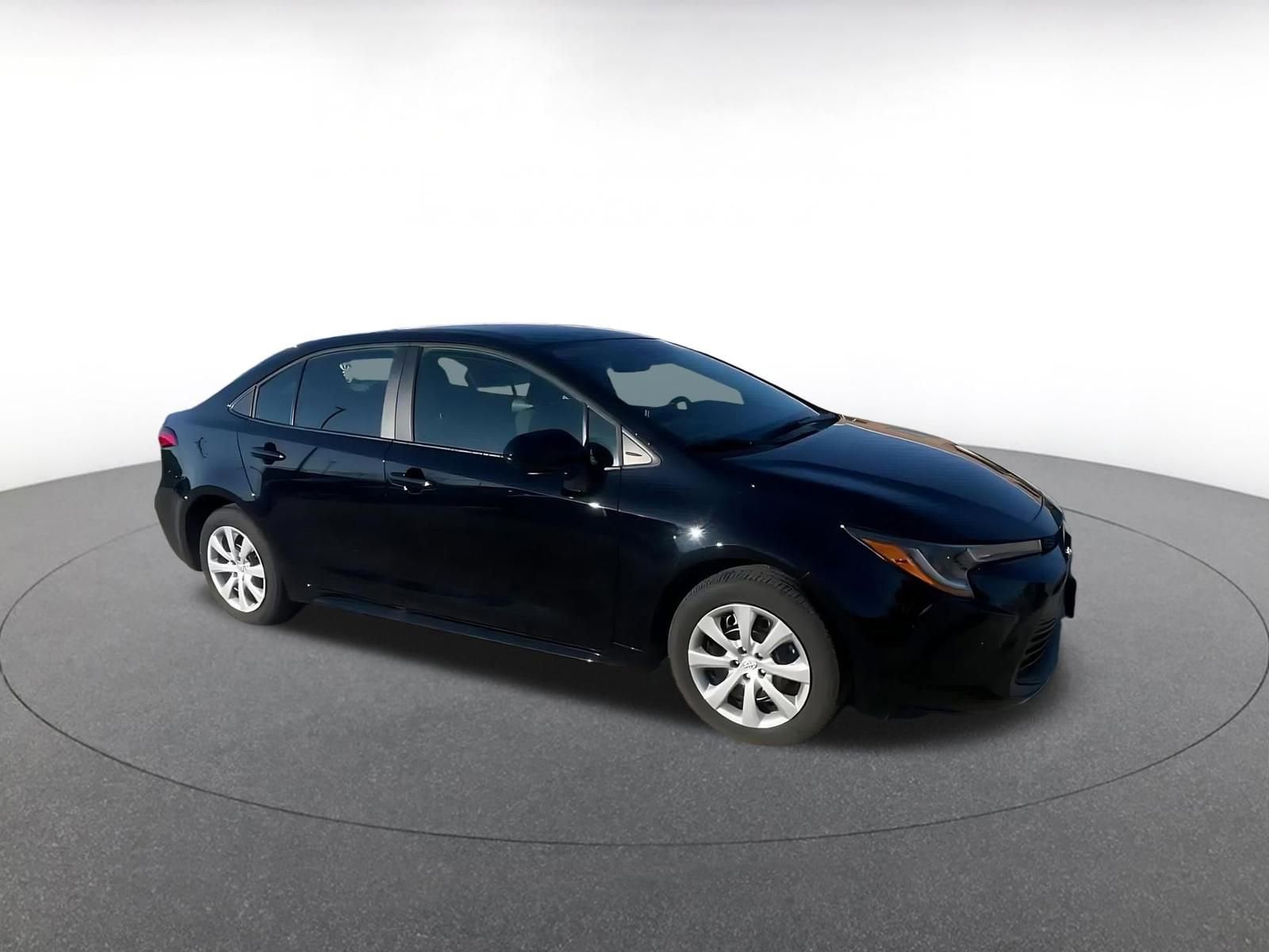 Thumbnail: 2025 Toyota Corolla - 2